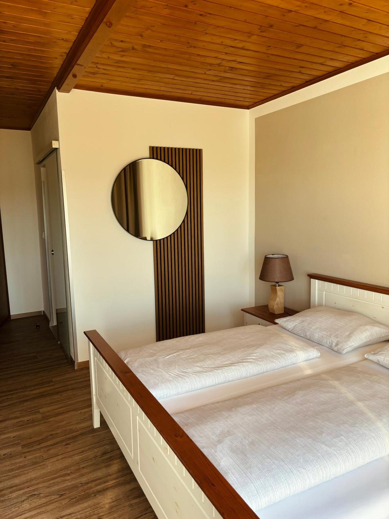 Hotel Leo Штайр Экстерьер фото