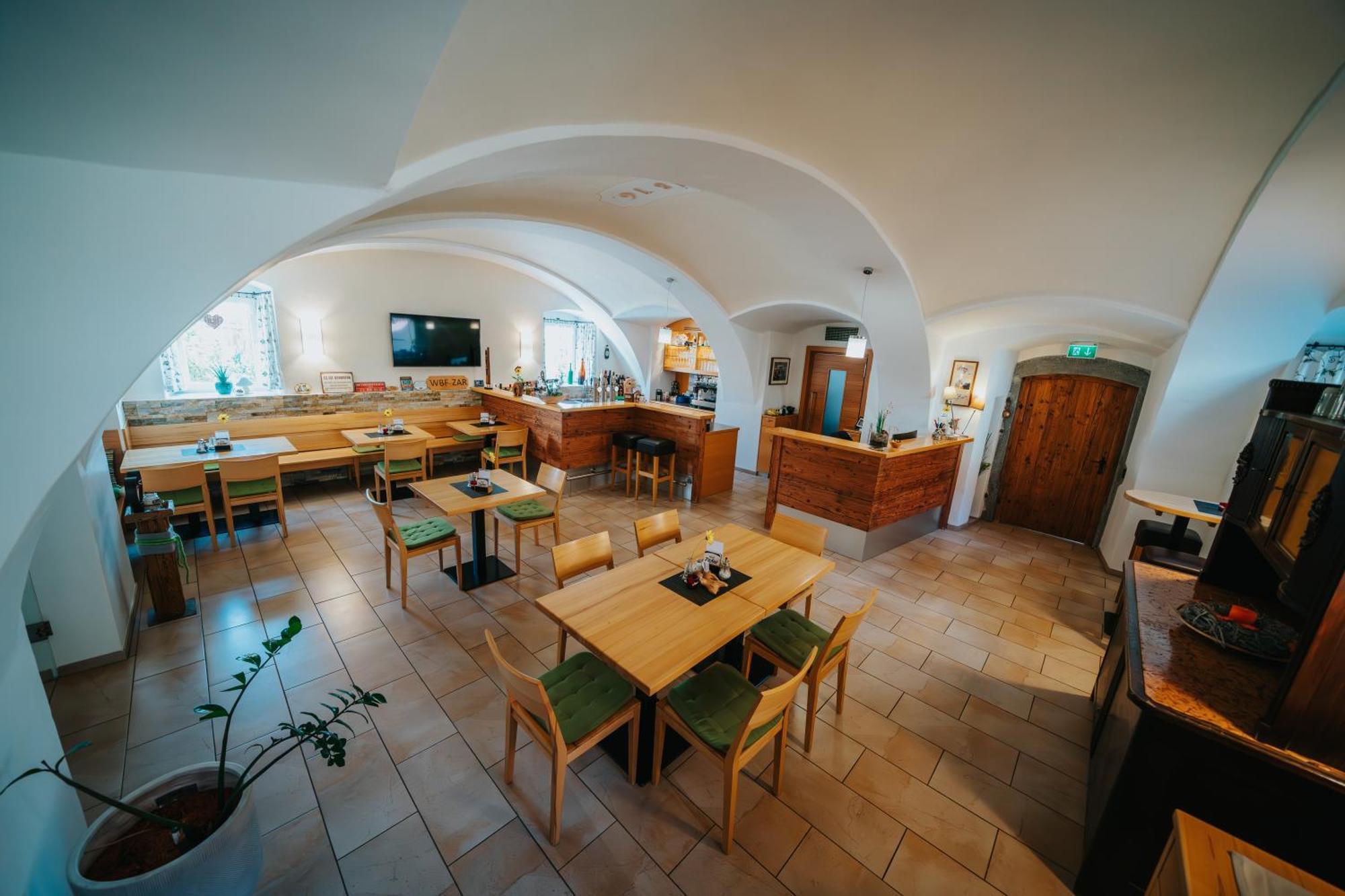 Hotel Leo Штайр Экстерьер фото