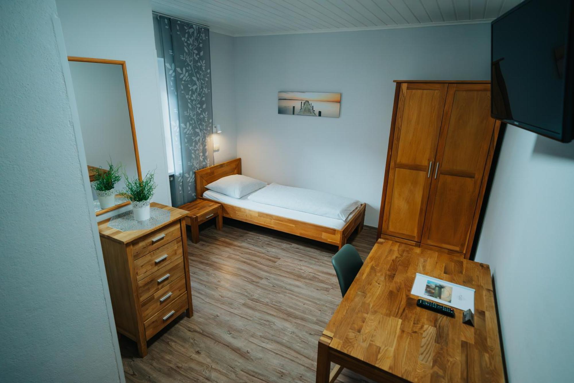 Hotel Leo Штайр Экстерьер фото