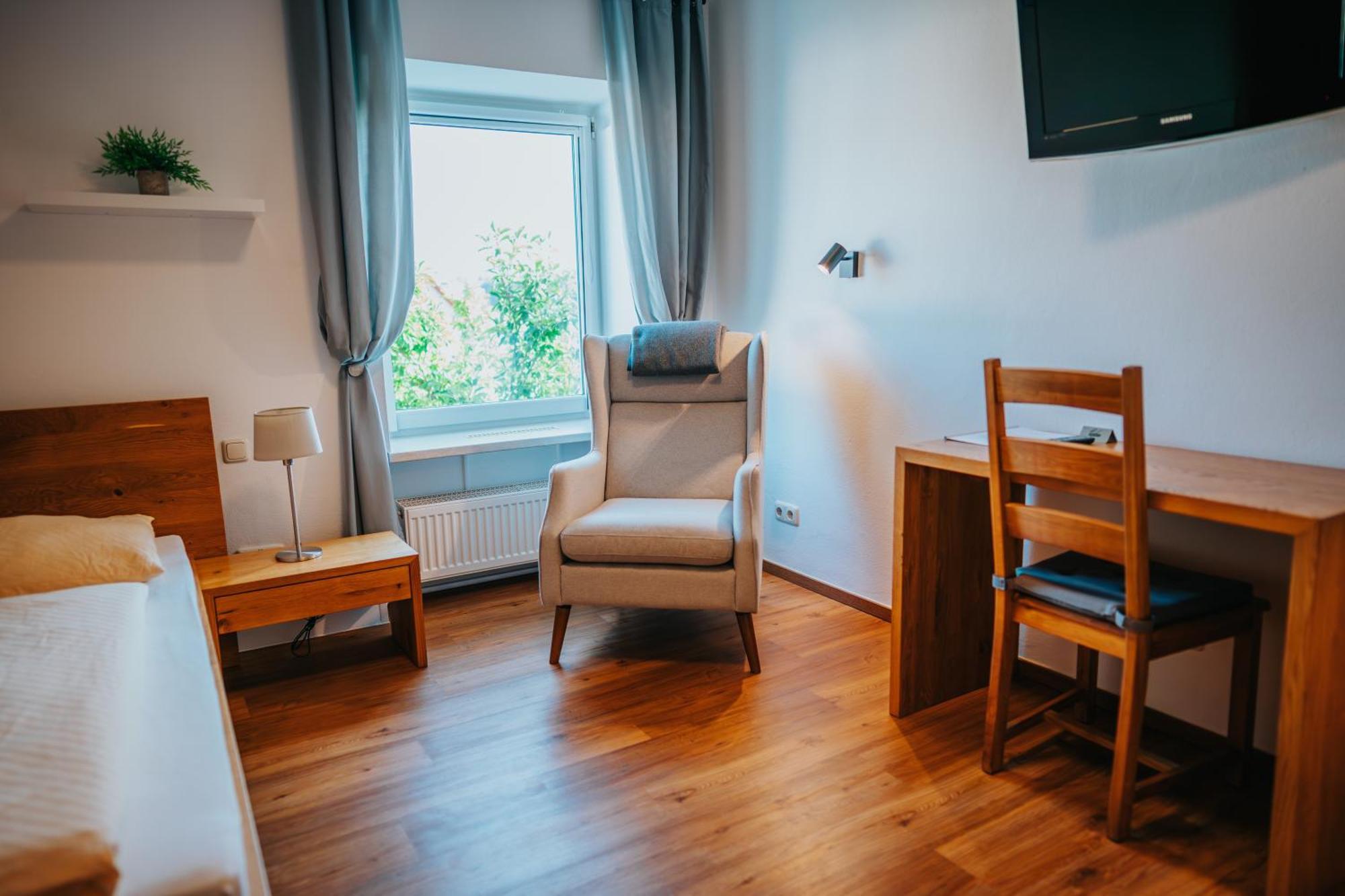 Hotel Leo Штайр Экстерьер фото