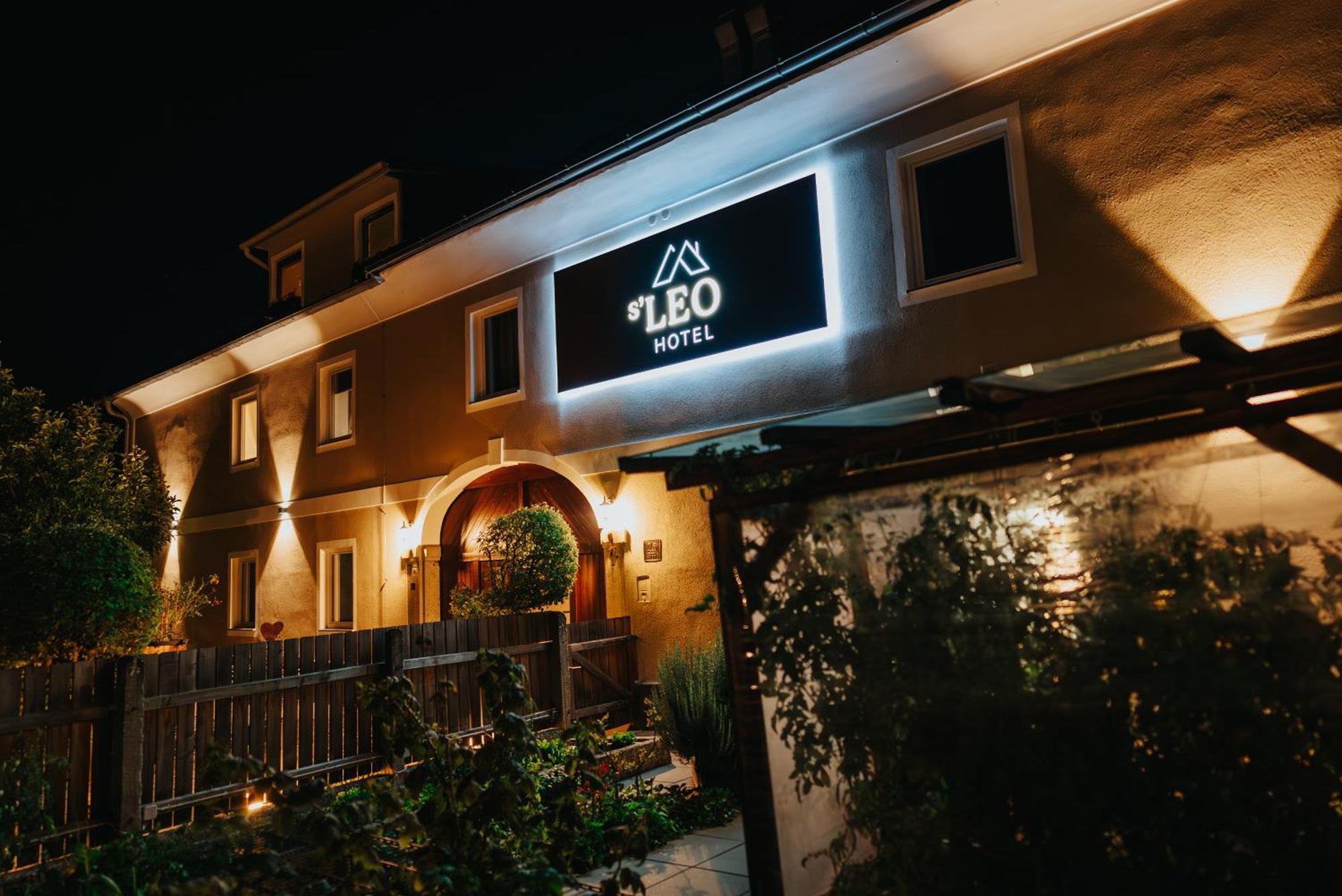 Hotel Leo Штайр Экстерьер фото